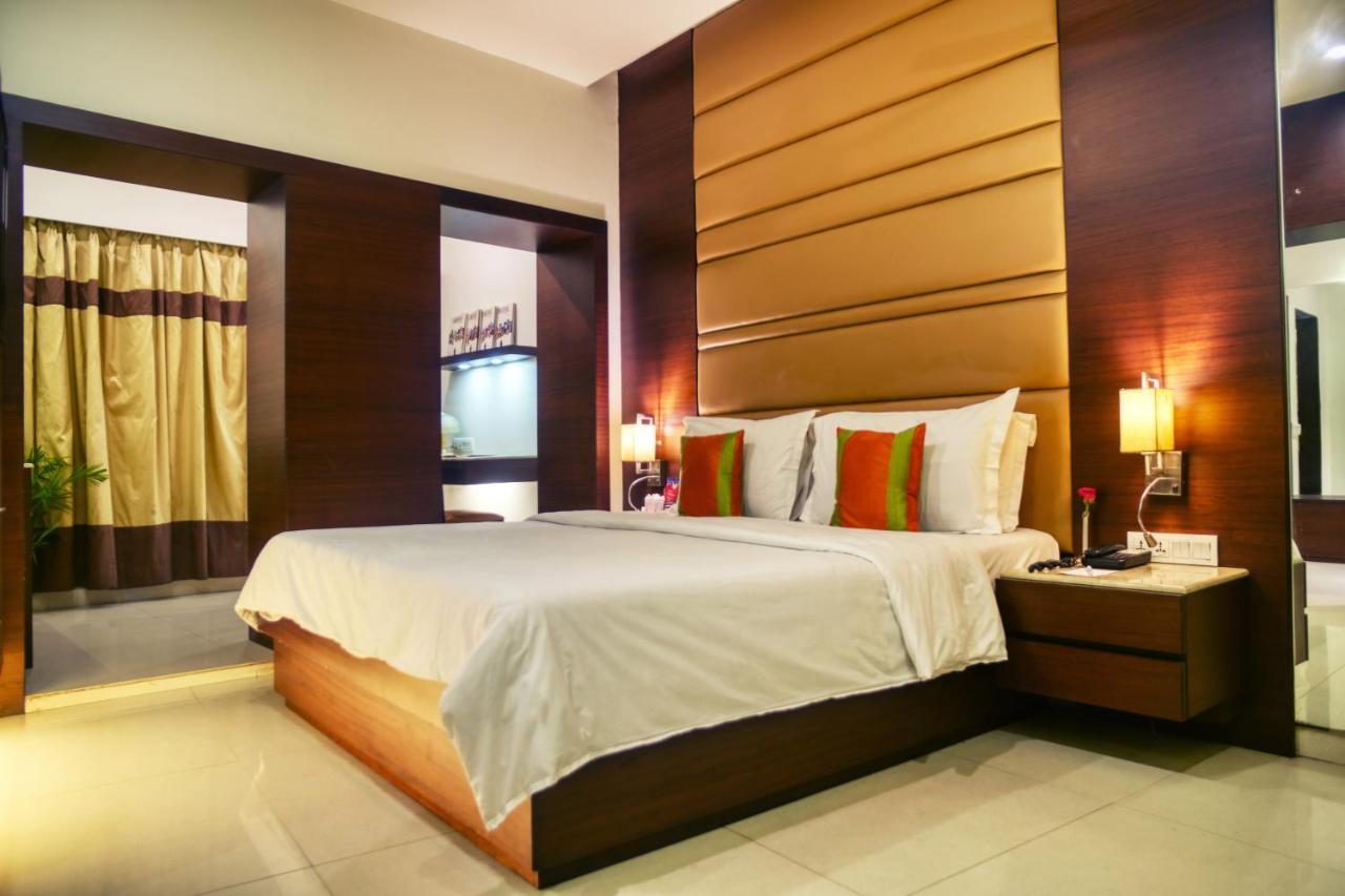 The Samilton Hotel Calcutta Exterior foto