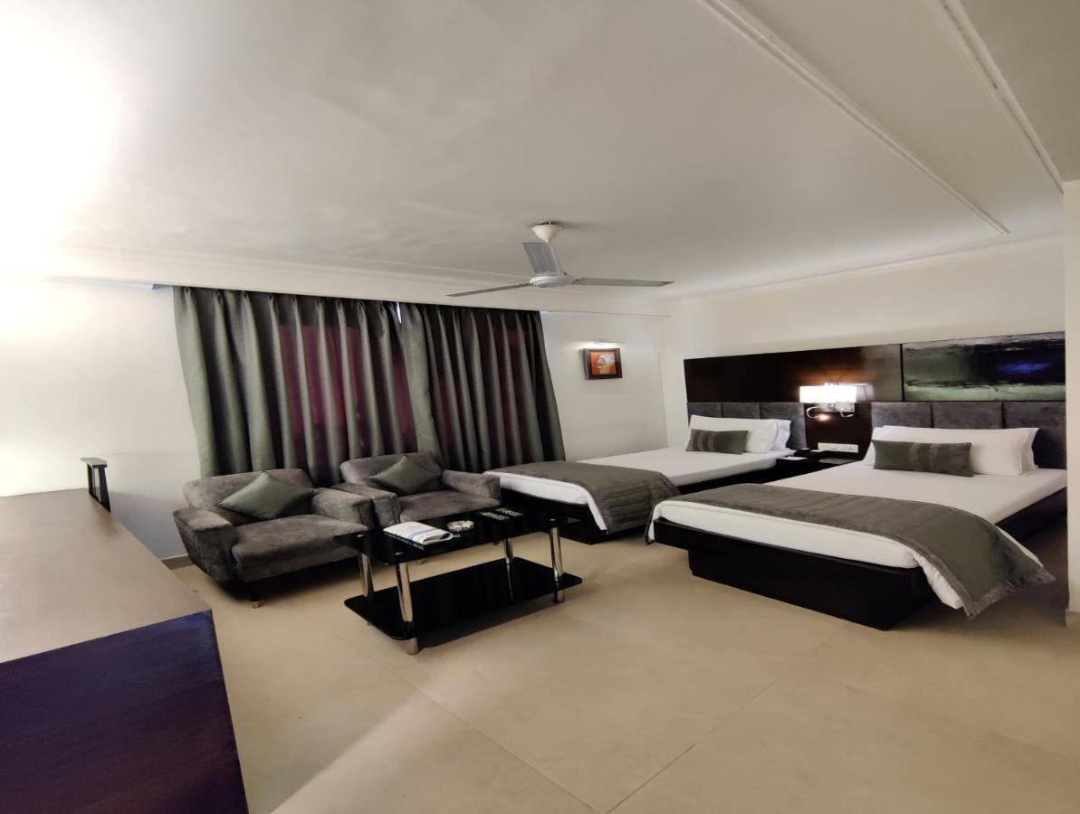 The Samilton Hotel Calcutta Exterior foto